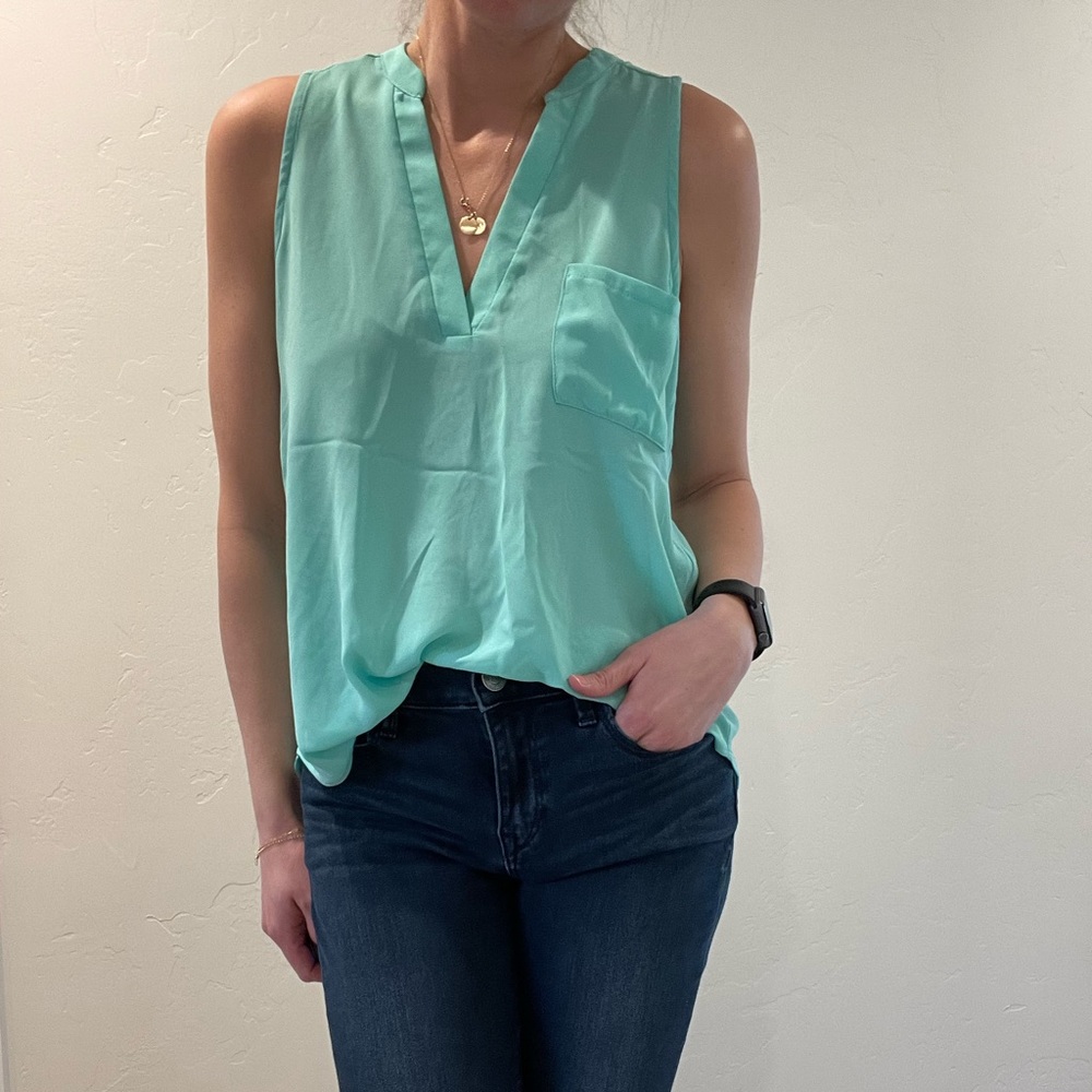Lush sleeveless blouse, like new, size small